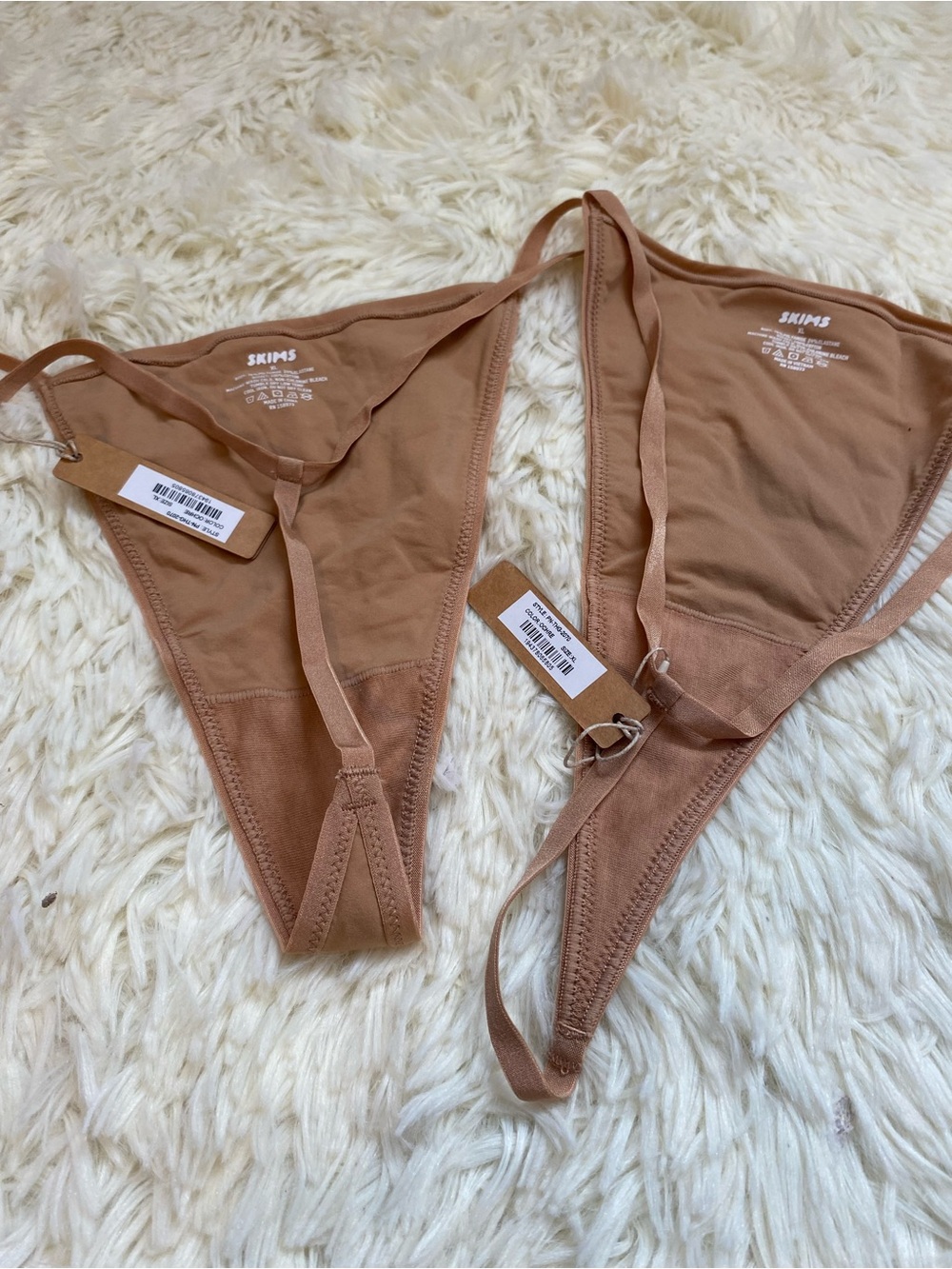 SKIMS NWT ( bundle of 2) Thongs